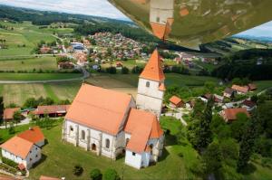 Cerkev sv. Treh Kraljev 1